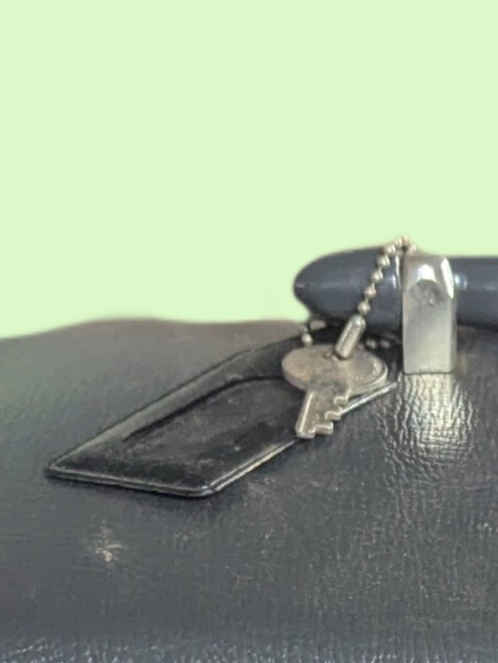 Vintage Sky-Rocket Locking Hard shell Train Case - Cosmetic Case w key & Mirror - Picture 14 of 14